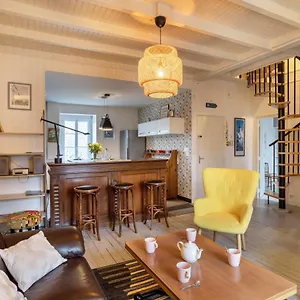  Appartement Le Routhouan - Idealement Situe A